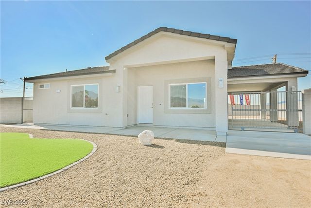 871 East Valiant Avenue, Pahrump, NV 89060