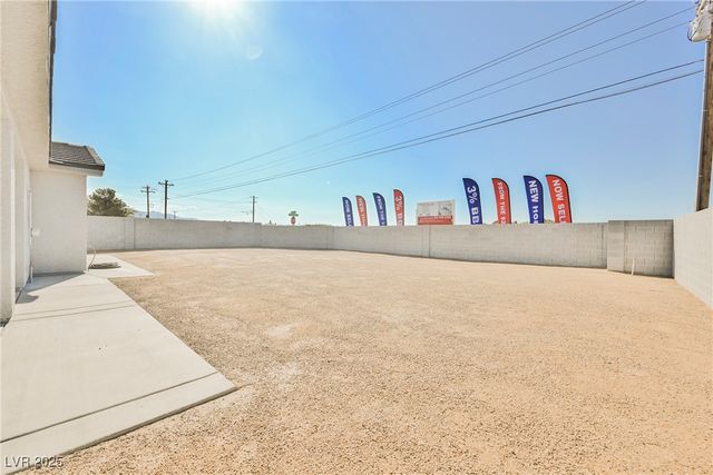 871 East Valiant Avenue, Pahrump, NV 89060