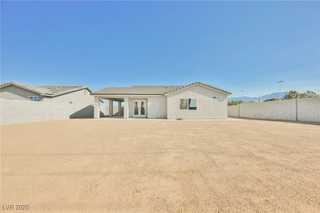 871 East Valiant Avenue, Pahrump, NV 89060