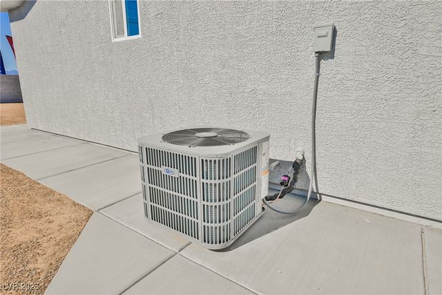 871 East Valiant Avenue, Pahrump, NV 89060