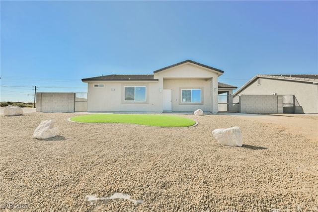 871 East Valiant Avenue, Pahrump, NV 89060