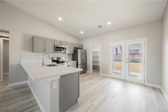 871 East Valiant Avenue, Pahrump, NV 89060