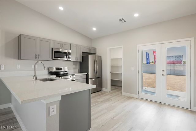 871 East Valiant Avenue, Pahrump, NV 89060