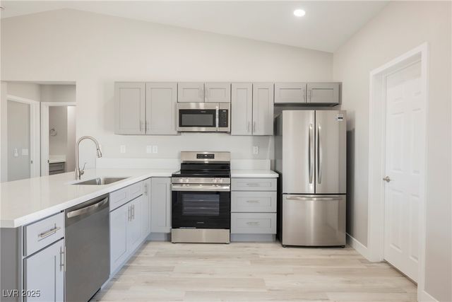 871 East Valiant Avenue, Pahrump, NV 89060