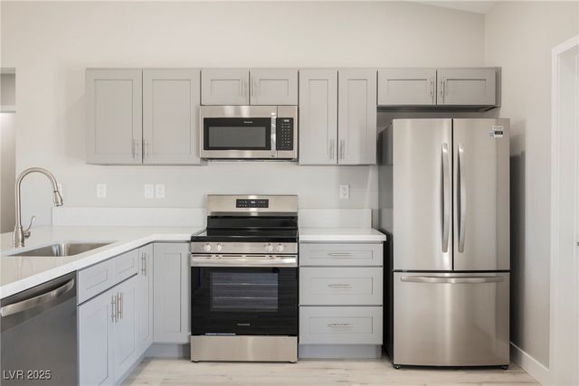 871 East Valiant Avenue, Pahrump, NV 89060