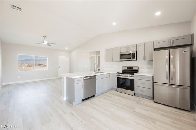 871 East Valiant Avenue, Pahrump, NV 89060