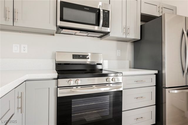 871 East Valiant Avenue, Pahrump, NV 89060