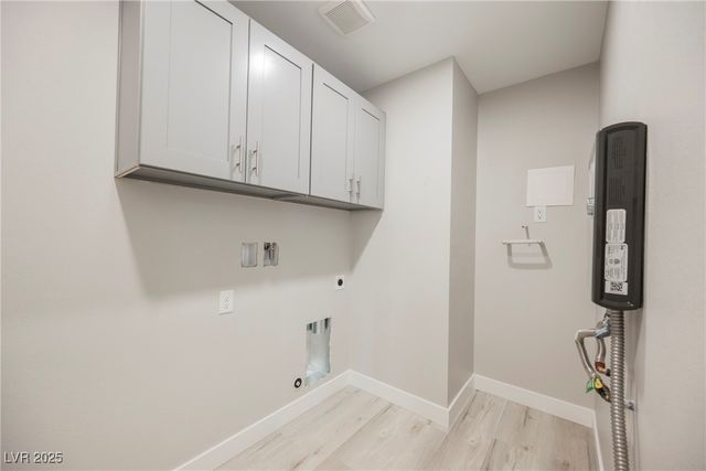 871 East Valiant Avenue, Pahrump, NV 89060