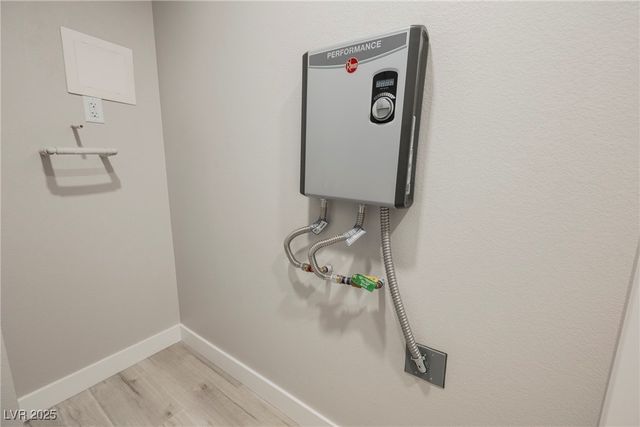 871 East Valiant Avenue, Pahrump, NV 89060