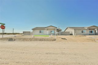 871 East Valiant Avenue, Pahrump, NV 89060