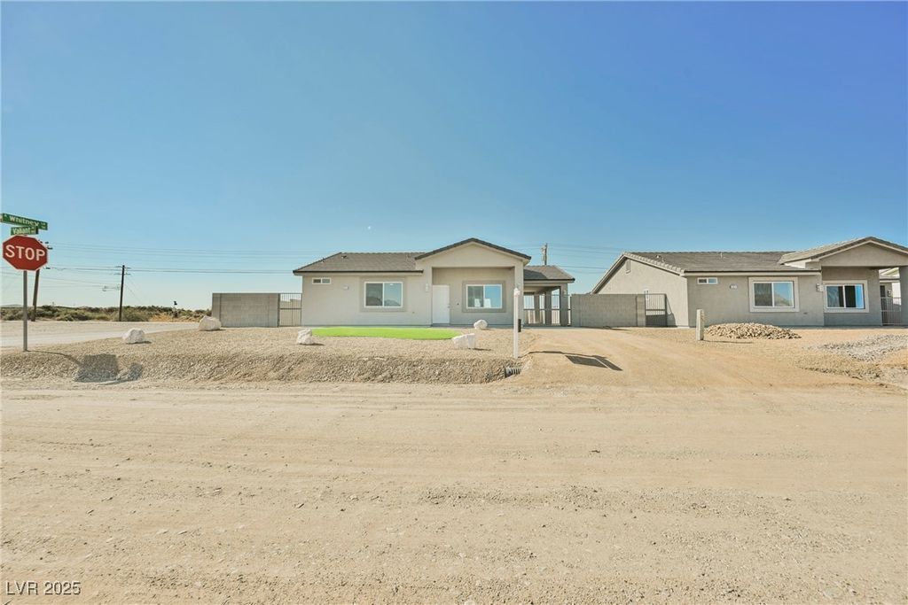 871 East Valiant Avenue, Pahrump, NV 89060