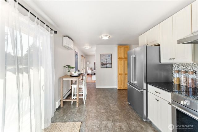 1351 S Highland Avenue, Tacoma, WA 98465