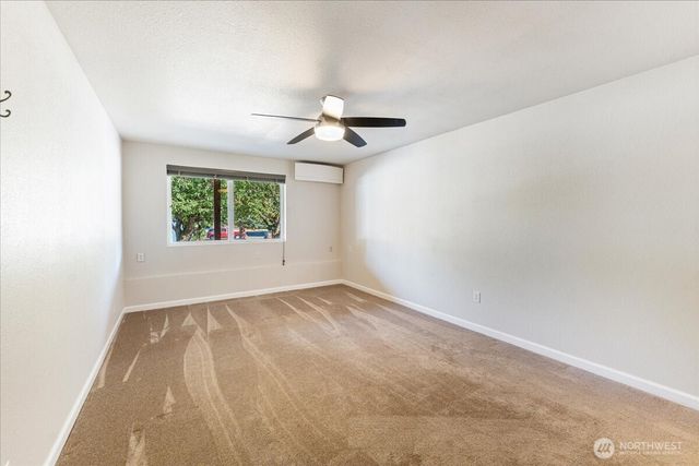 1351 S Highland Avenue, Tacoma, WA 98465