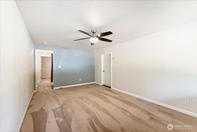 1351 S Highland Avenue, Tacoma, WA 98465
