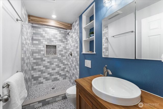 1351 S Highland Avenue, Tacoma, WA 98465