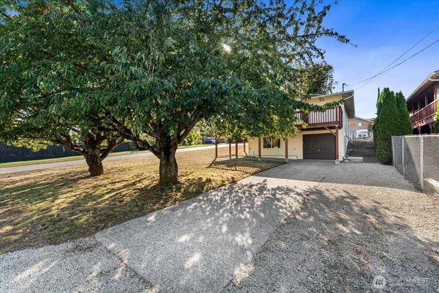 1351 S Highland Avenue, Tacoma, WA 98465