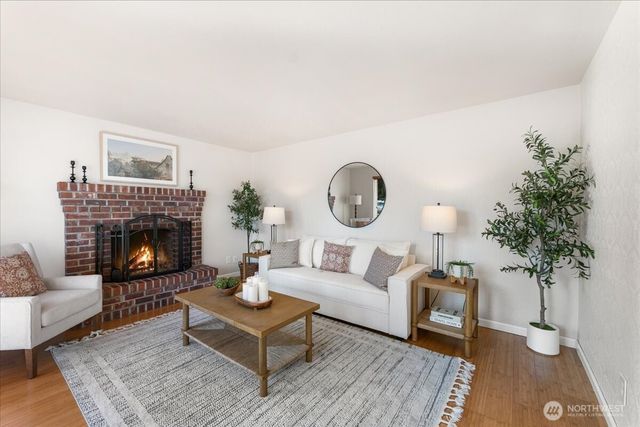 1351 S Highland Avenue, Tacoma, WA 98465