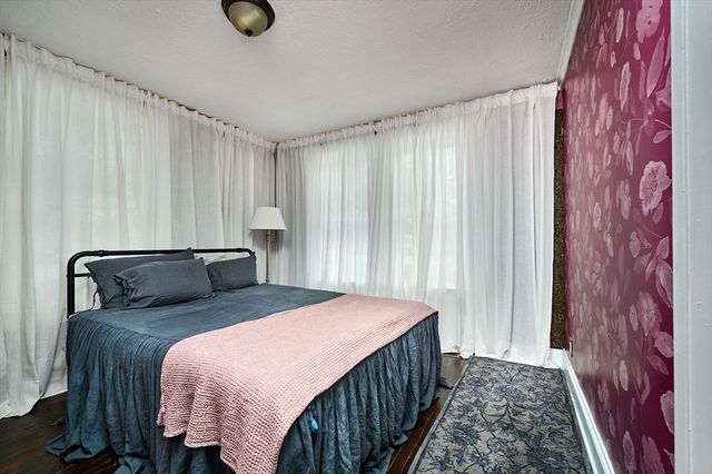 73 Lyman St, South Hadley, MA 01075