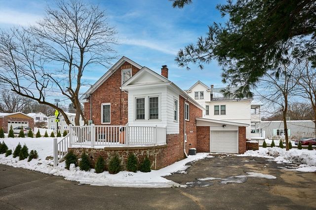 73 Lyman St, South Hadley, MA 01075