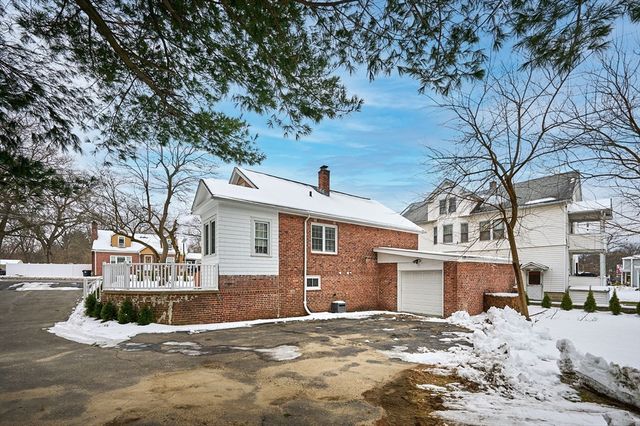 73 Lyman St, South Hadley, MA 01075