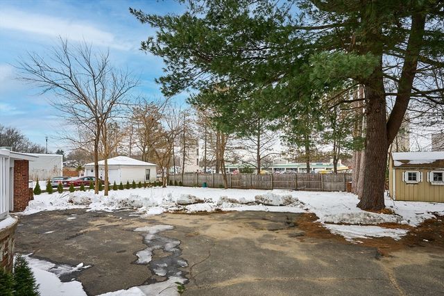 73 Lyman St, South Hadley, MA 01075