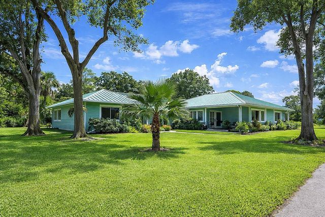 480 38th Court, Vero Beach, FL 32968