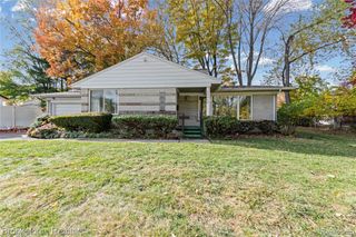 23519 Meadow Park, Redford, MI 48239