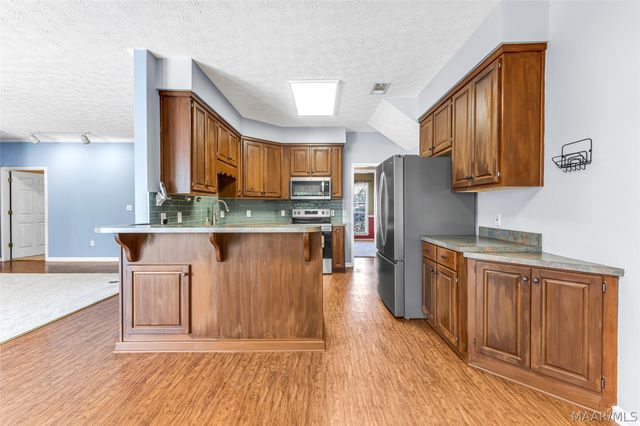 398 MEADOWVIEW Drive, Wetumpka, AL 36092