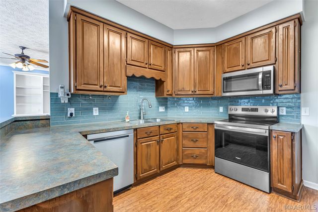 398 MEADOWVIEW Drive, Wetumpka, AL 36092