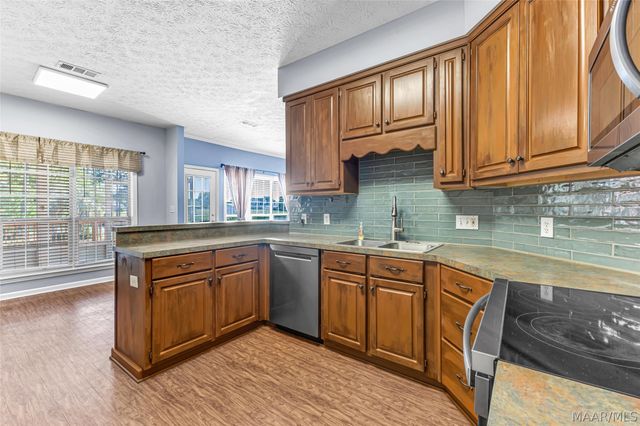 398 MEADOWVIEW Drive, Wetumpka, AL 36092