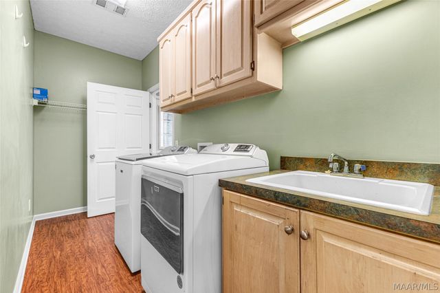 398 MEADOWVIEW Drive, Wetumpka, AL 36092