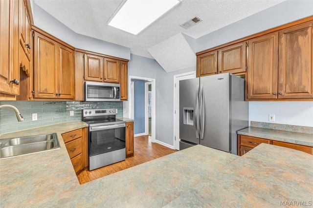 398 MEADOWVIEW Drive, Wetumpka, AL 36092