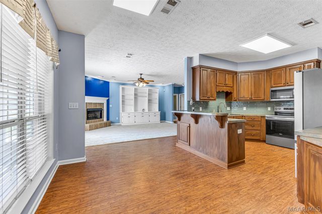 398 MEADOWVIEW Drive, Wetumpka, AL 36092