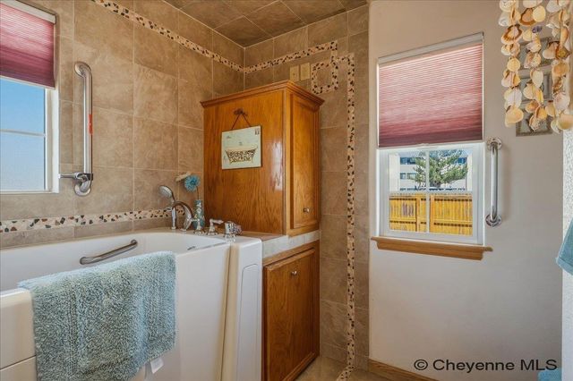 4318 PARKVIEW DR, Cheyenne, WY 82001