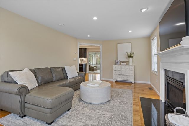 6 Dadak Drive, Dracut, MA 01826