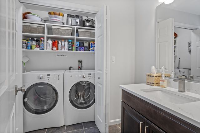 6 Dadak Drive, Dracut, MA 01826