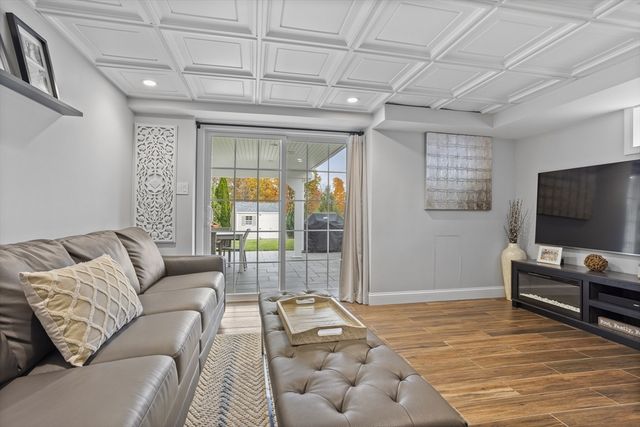 6 Dadak Drive, Dracut, MA 01826