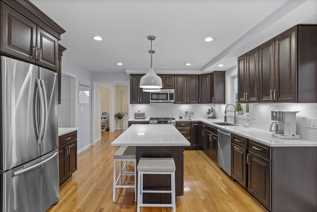 6 Dadak Drive, Dracut, MA 01826