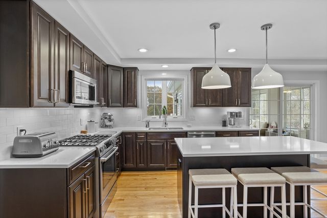 6 Dadak Drive, Dracut, MA 01826