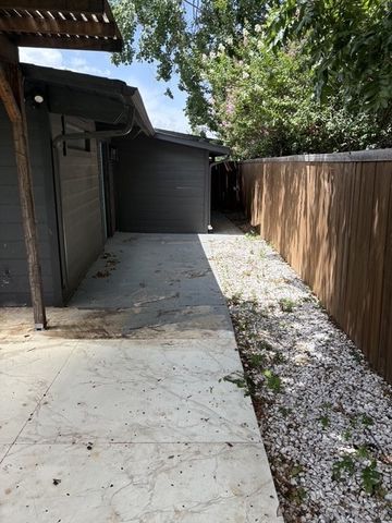 3609 Seguin Drive, Dallas, TX 75220