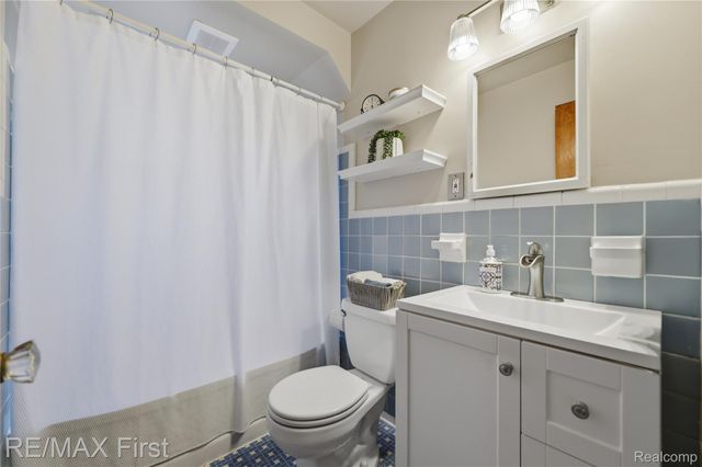 22014 California Street, St. Clair Shores, MI 48080