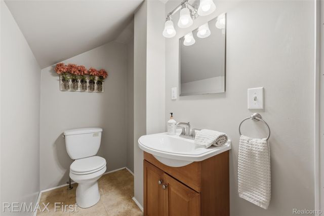 22014 California Street, St. Clair Shores, MI 48080