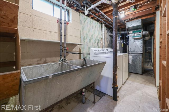 22014 California Street, St. Clair Shores, MI 48080