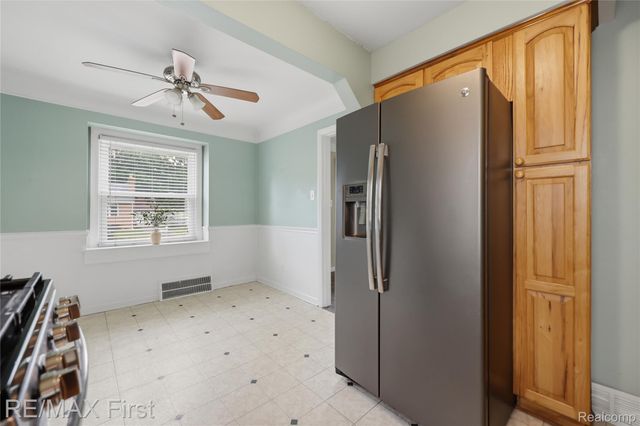 22014 California Street, St. Clair Shores, MI 48080