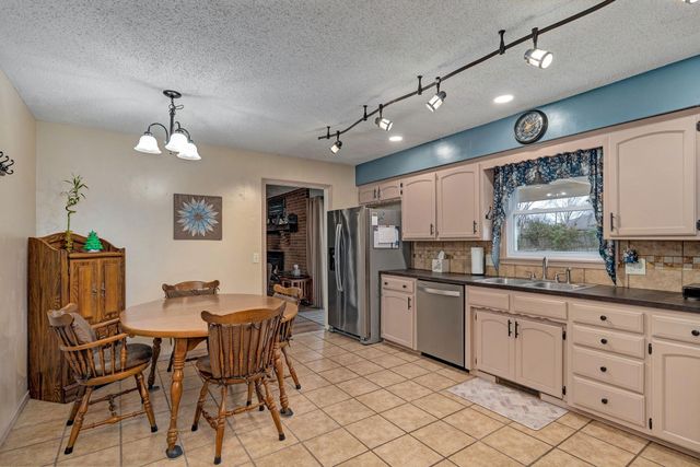 2764 W Vincent Street, Springfield, MO 65810