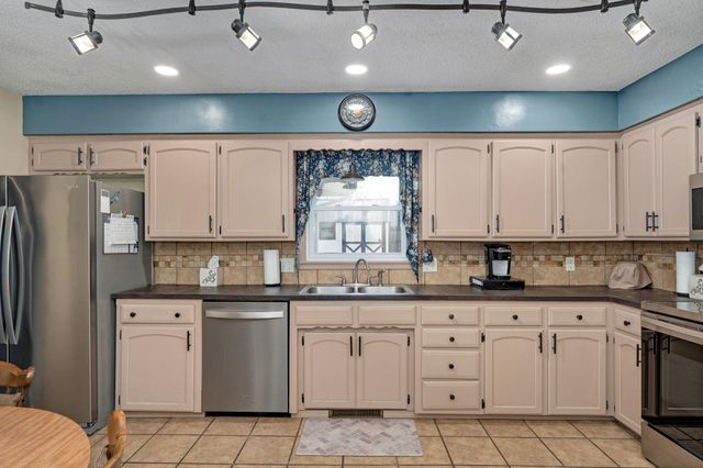 2764 W Vincent Street, Springfield, MO 65810