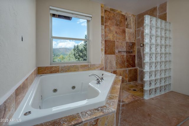 60 TONTO RIM Drive W, Sedona, AZ 86351