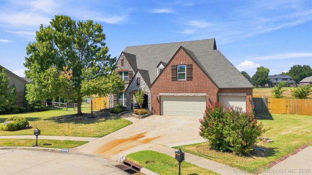 9306 N 103rd East East Avenue, Owasso, OK 74055