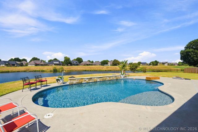 9306 N 103rd East East Avenue, Owasso, OK 74055