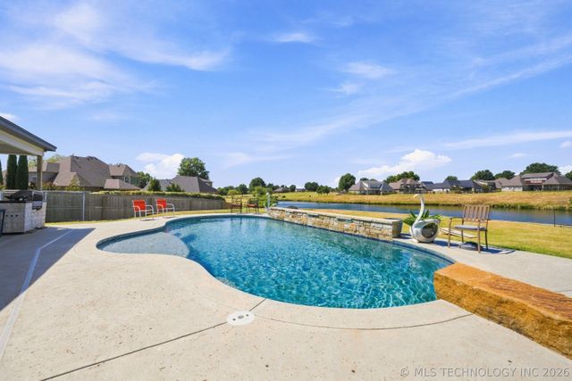 9306 N 103rd East East Avenue, Owasso, OK 74055